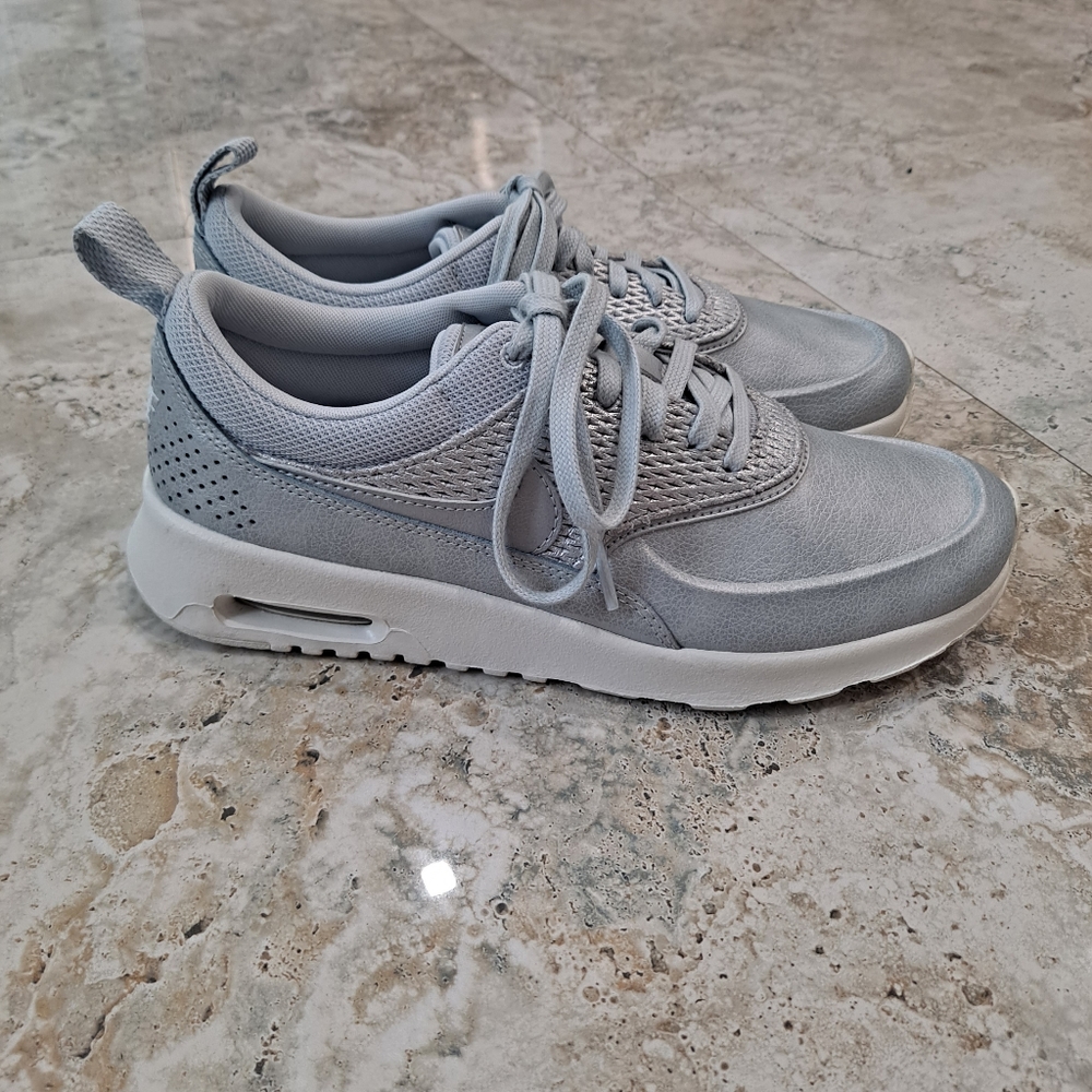 Women's Nike Air Max Thea Premium Metallic Sz 8 - Picture 1 of 7
